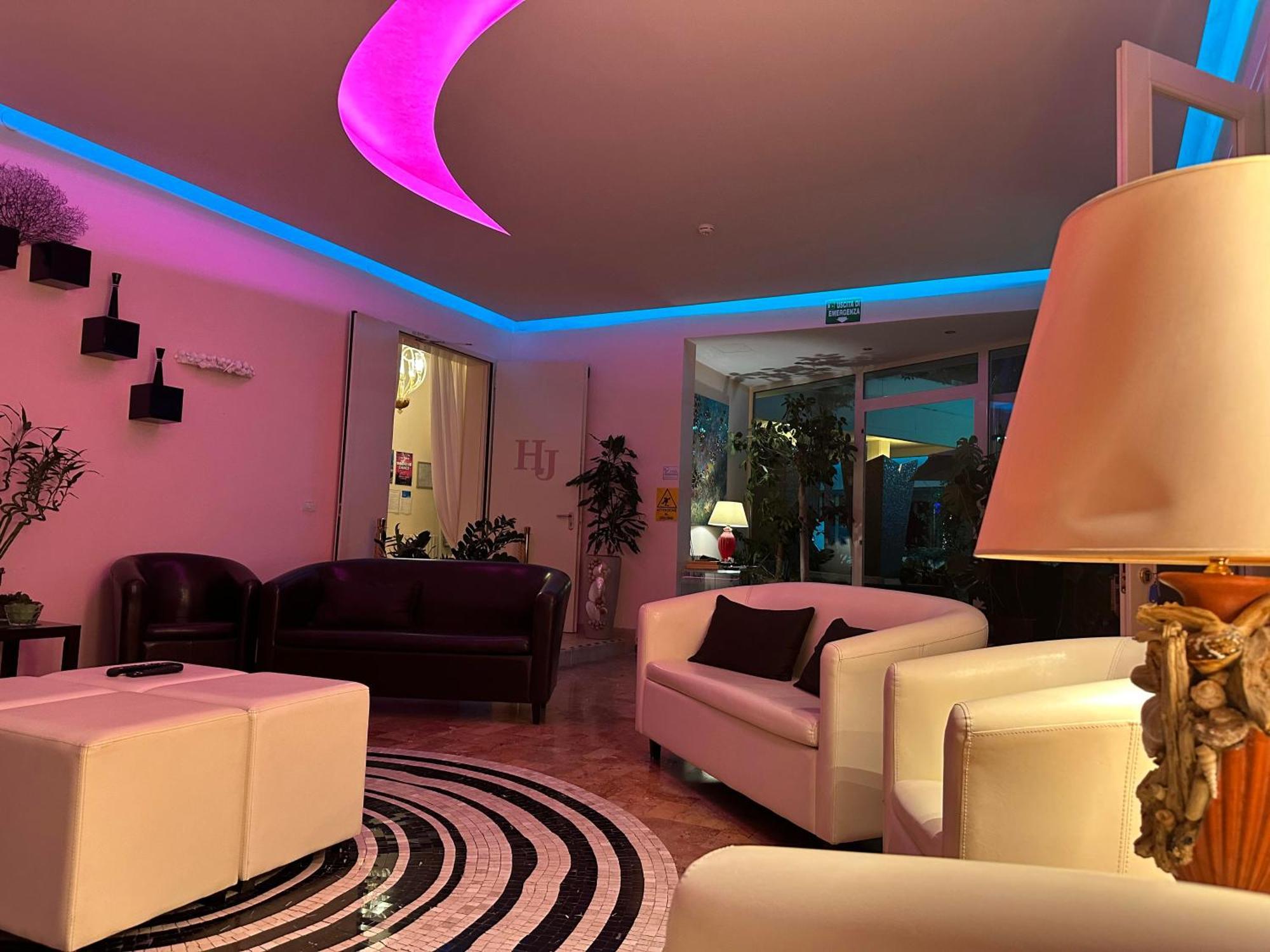 Hotel Julia Лидо-дельи-Эстенси Экстерьер фото