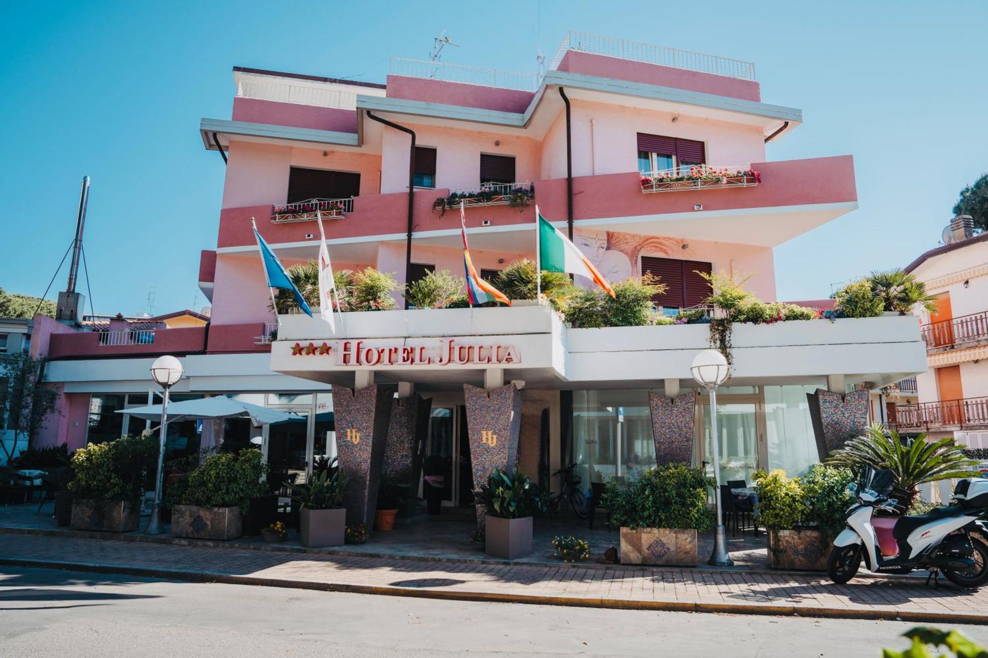 Hotel Julia Лидо-дельи-Эстенси Экстерьер фото