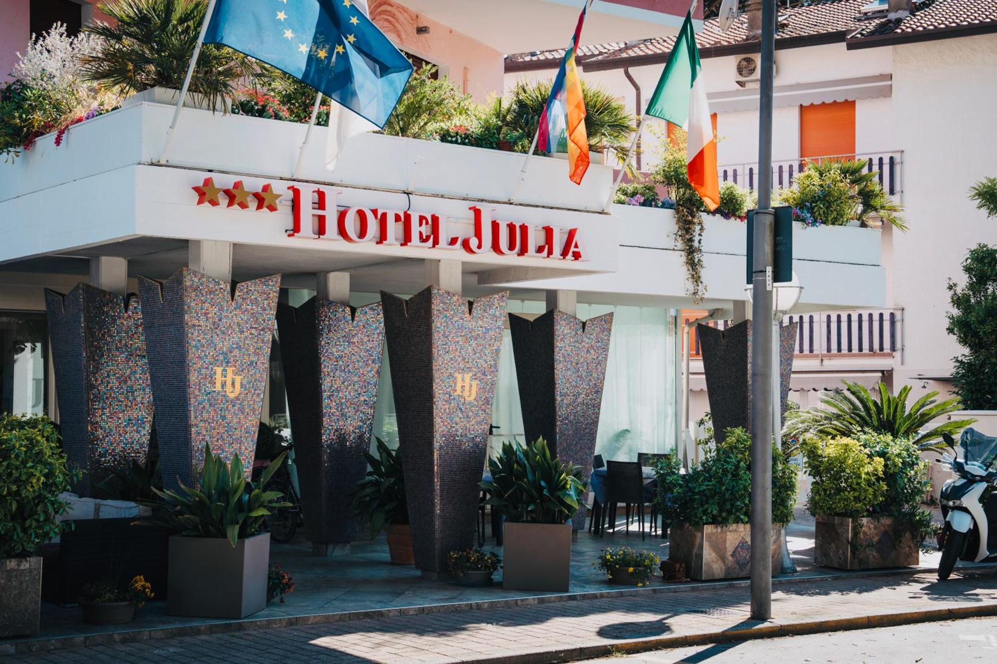 Hotel Julia Лидо-дельи-Эстенси Экстерьер фото